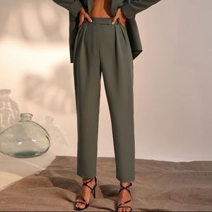 Pleated wide-leg pants Lichi, color Khaki, size M